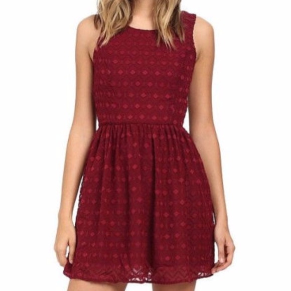 💃Price Drop💃Red Jacquard Fit & Flare Dress - Picture 2 of 6